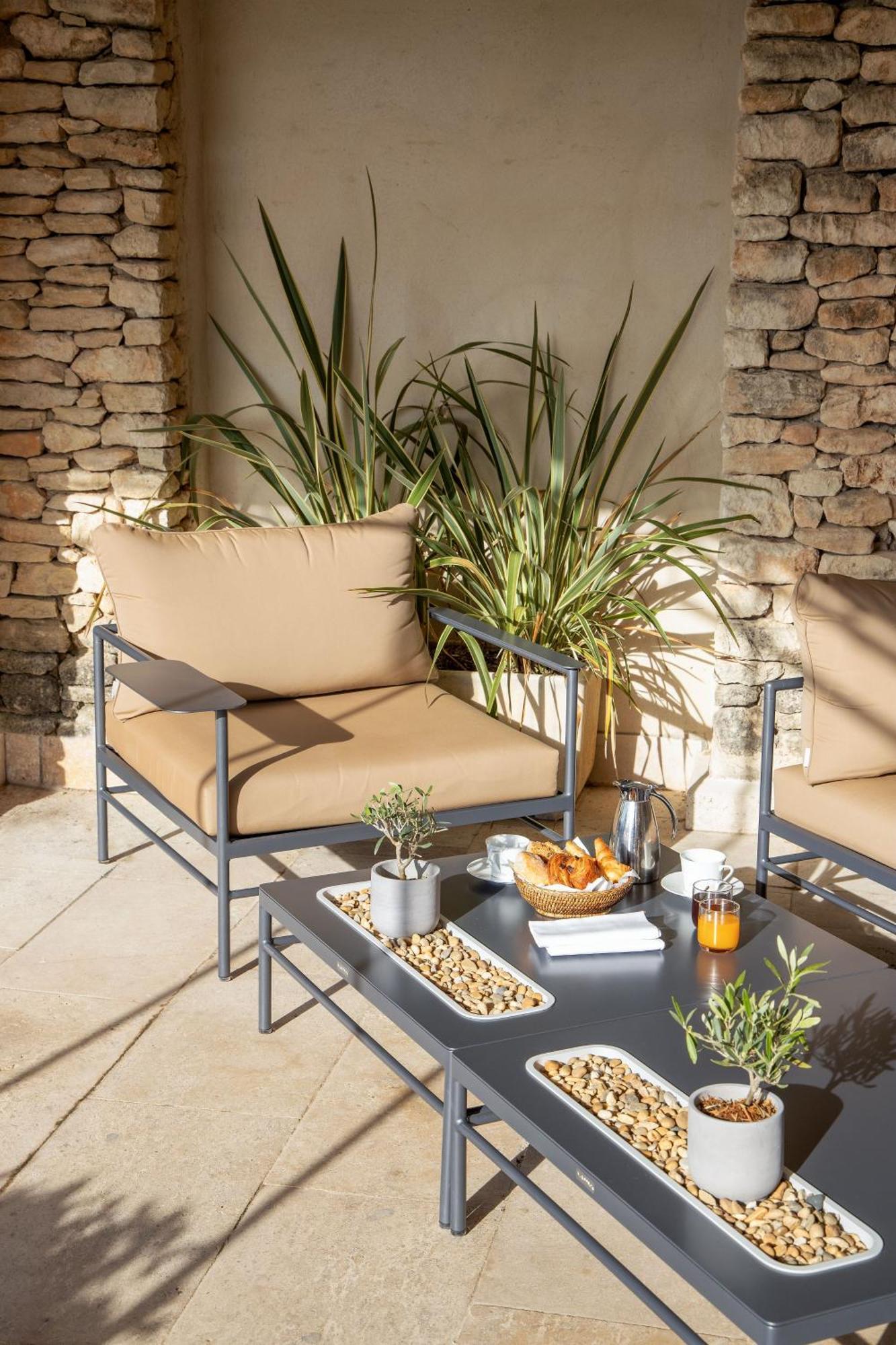 Mas Des Herbes Blanches Hotel & Spa - Relais & Chateaux Joucas Exterior photo